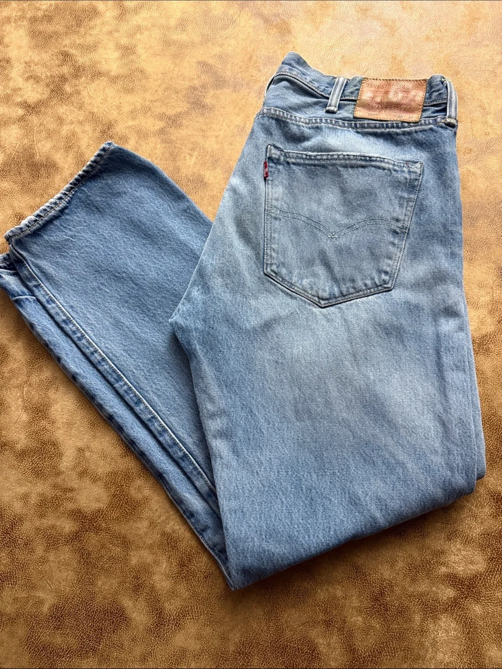 Levi’s 501 Original Fit Distressed Button Fly Jeans Men’s 40x32 Light Wash